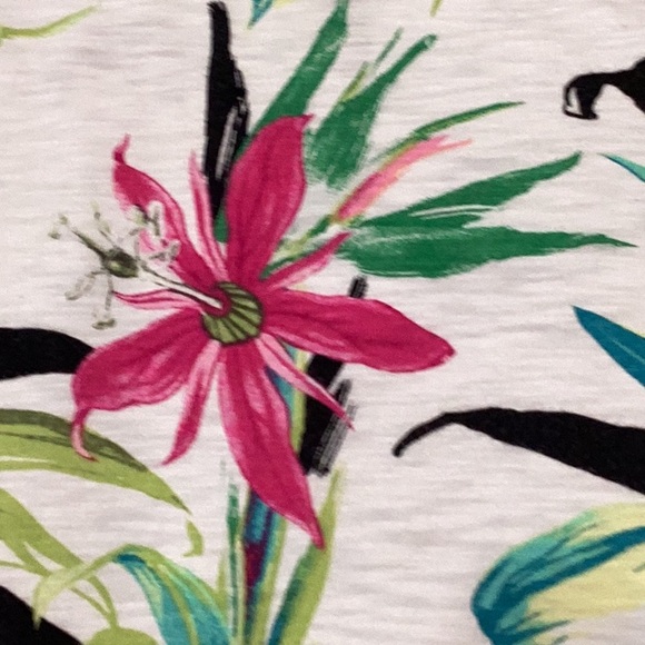 Chico’s top Size 1 - Picture 6 of 8